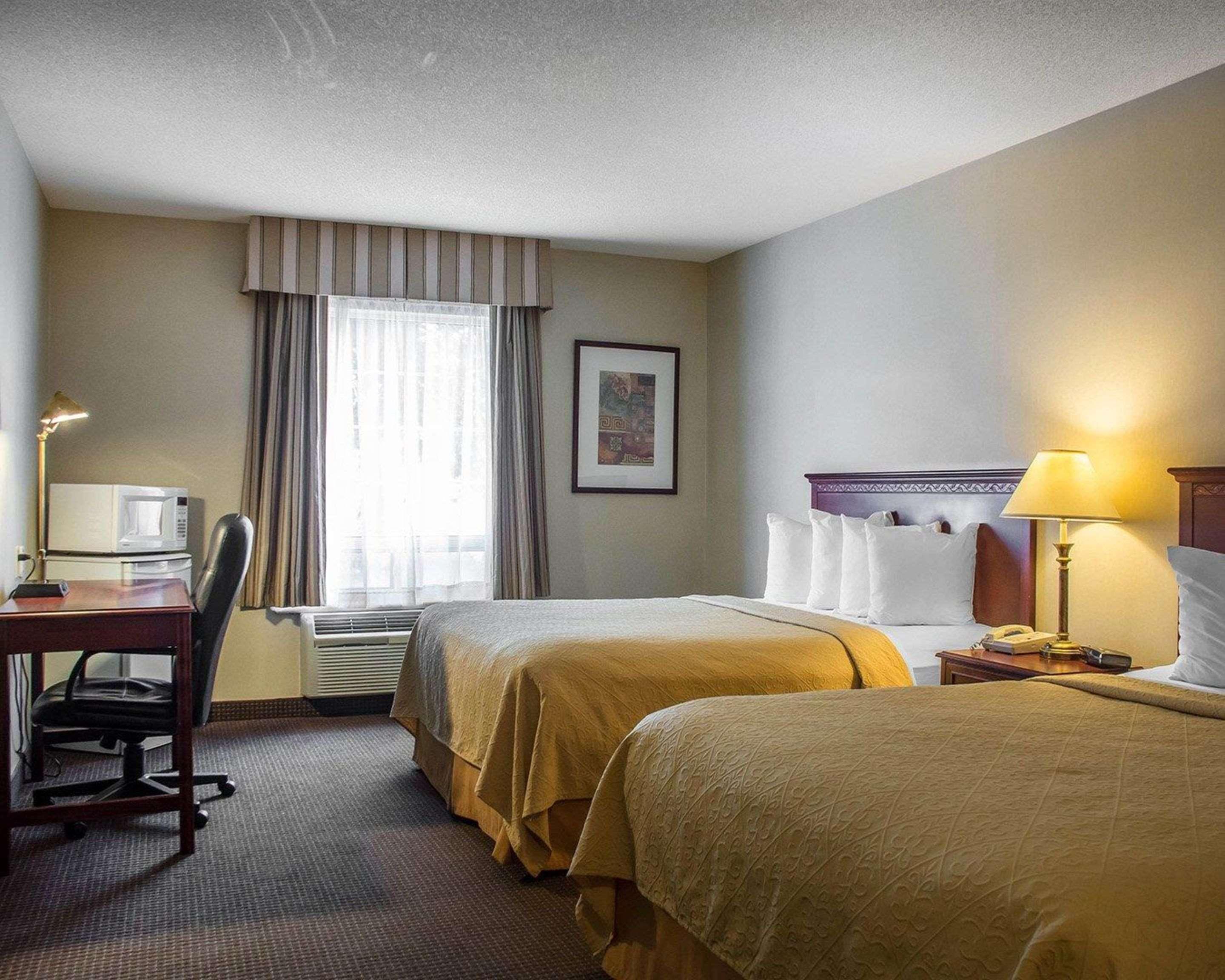 Quality Hotel & Suites וודסטוק מראה חיצוני תמונה