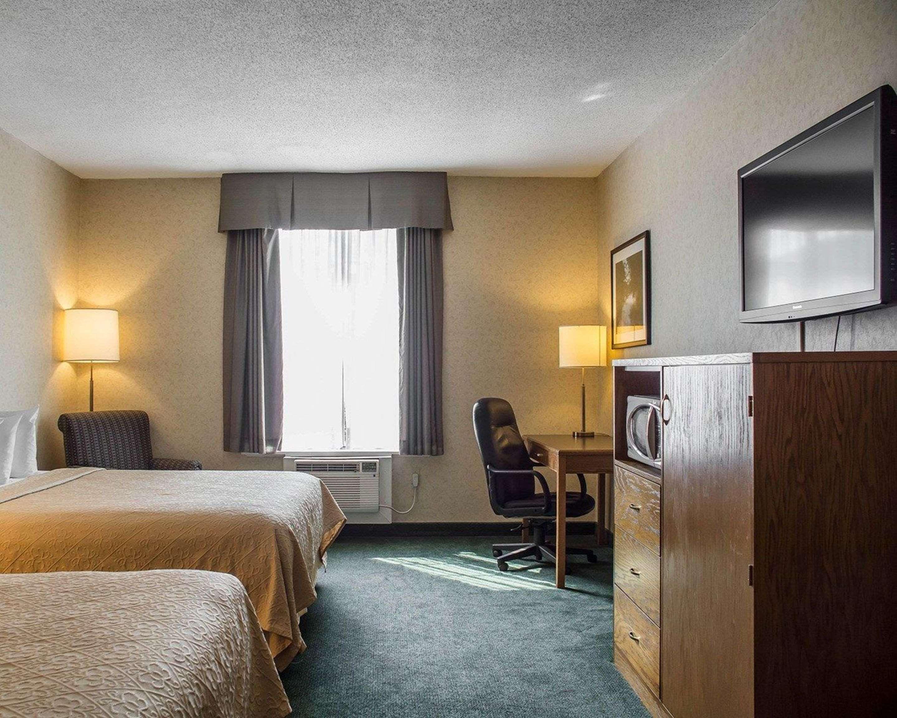 Quality Hotel & Suites וודסטוק מראה חיצוני תמונה