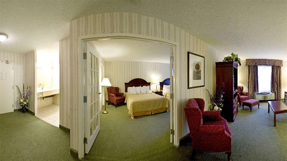 Quality Hotel & Suites וודסטוק מראה חיצוני תמונה